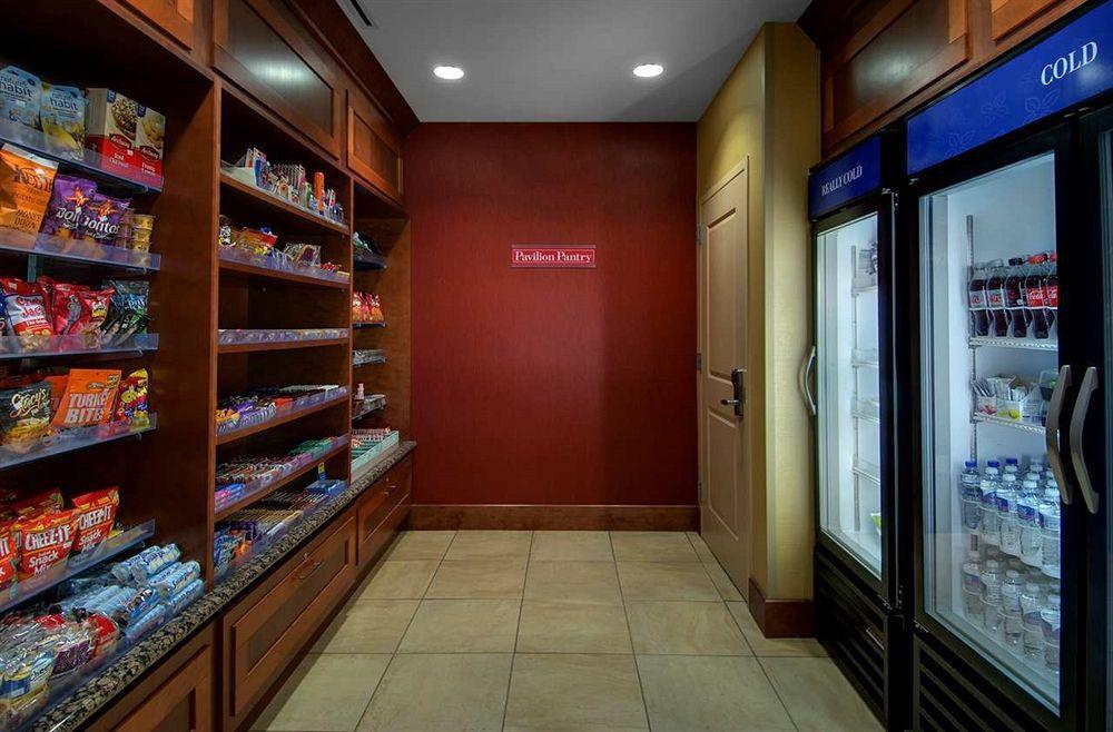 Hilton Garden Inn Milwaukee Airport Konforlar fotoğraf