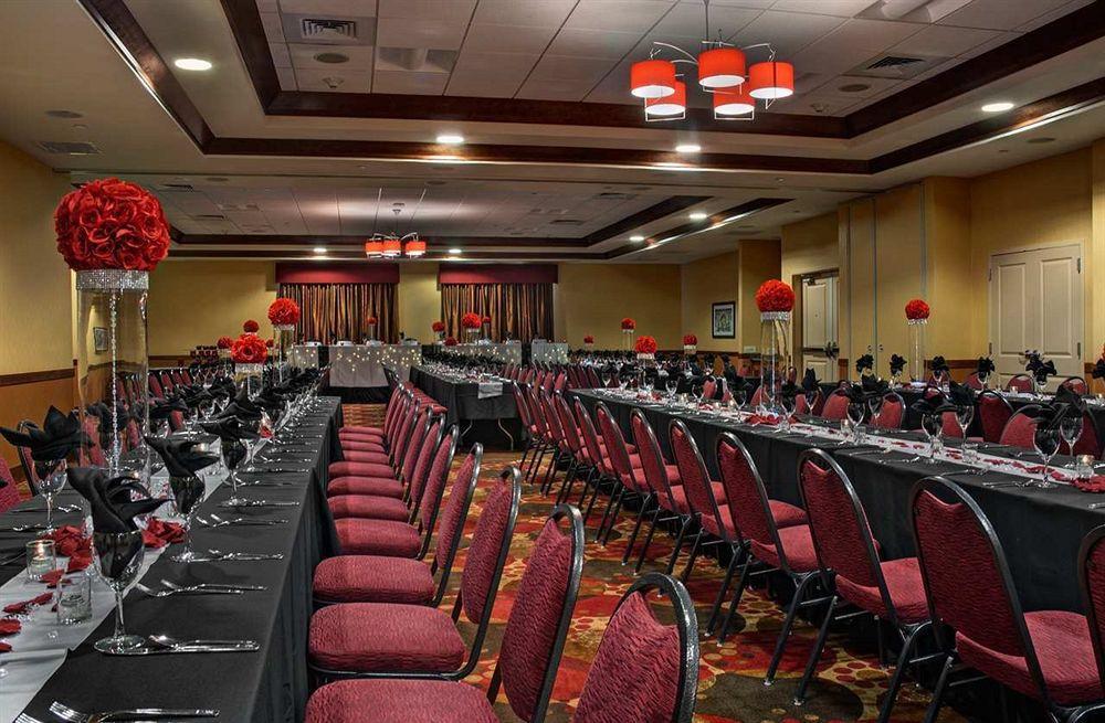 Hilton Garden Inn Milwaukee Airport Restoran fotoğraf