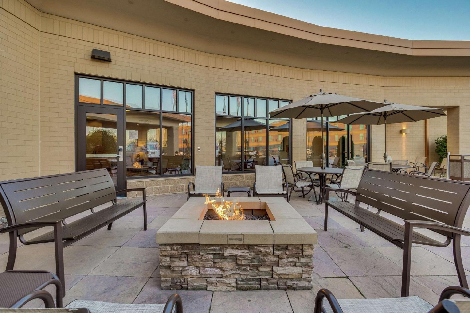 Hilton Garden Inn Milwaukee Airport Dış mekan fotoğraf